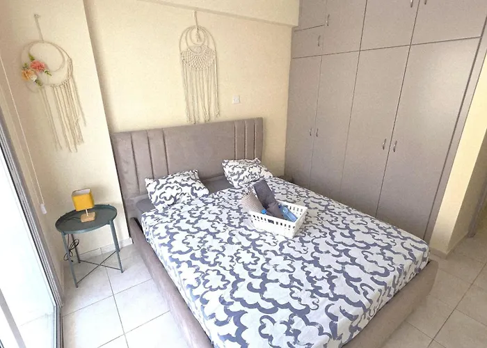 Апартаменты Stylish 2br With Balcony, Wifi & Pool *