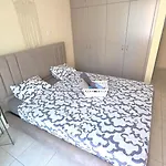 Stylish 2br With Balcony, Wifi & Pool * Larnaca